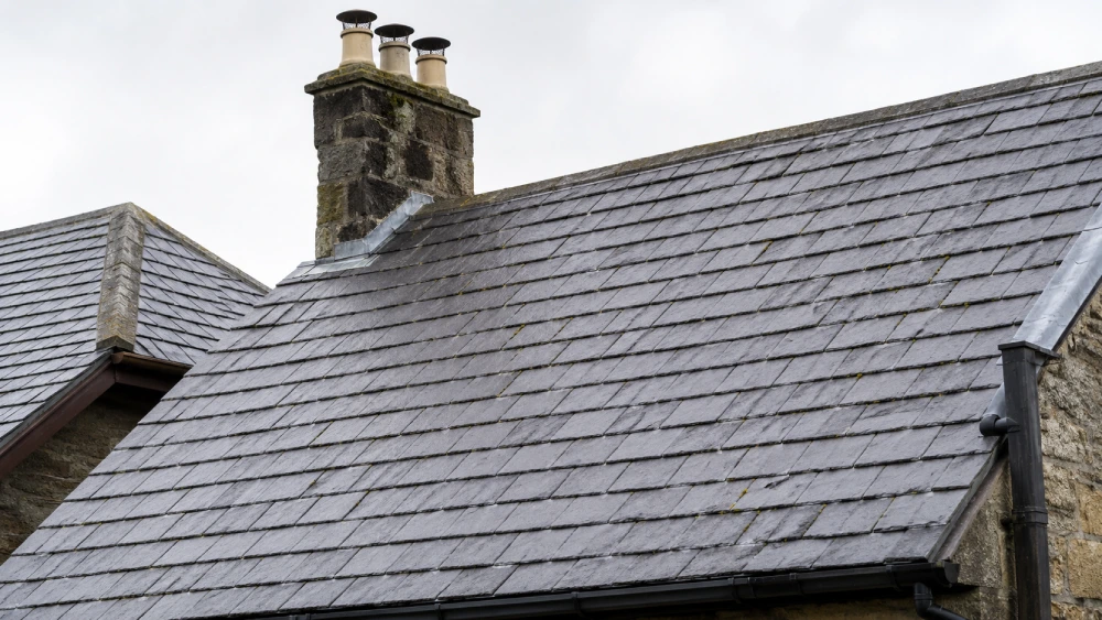 How to Clean Slate Roof UK: Rules That Matter